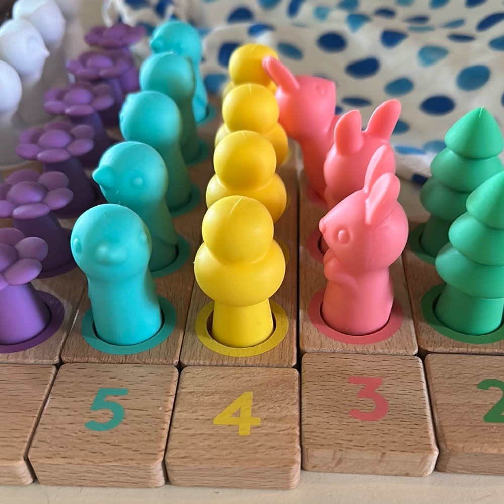 Lovevery Montessori Math Bars & Number Tiles, Nature Counters - Picture 6 of 8